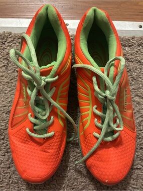 Catapult Woman’s Size 8 Athletic Running Shoes Vintage Like New
